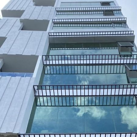 Dlux Bach Dang Aparthotel Ho Chi Minh City Bagian luar foto
